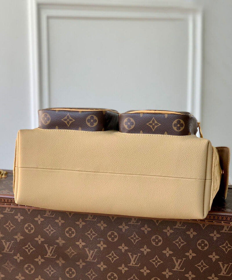 Louis Vuitton Hobo Cargo M12697 Khaki